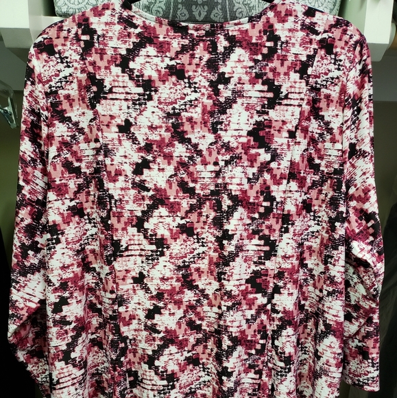 NY Collection Plus size, 3/4 length sleeve top - Picture 3 of 7